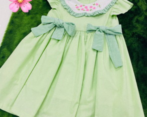Vestido-bordado a Mão- 2 Anos