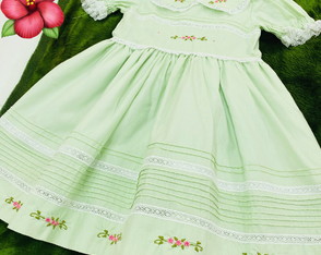 Vestido-bordado a Mão- 3 Anos
