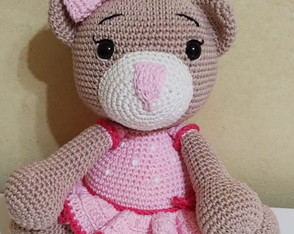 Ursinha Lacinho Amigurumi Crochê