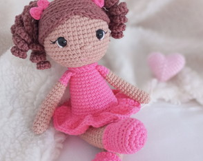Boneca Amigurumi Crochê