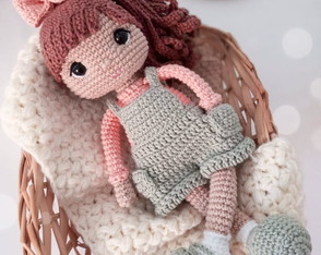 Boneca Amigurumi Crochê