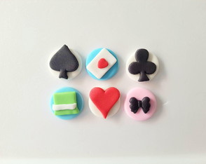 Aplique 3 cm de Pasta Americana Tema Alice