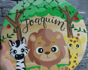 Placa Maternidade Safari Baby | Madeira Pinus 29x29cm
