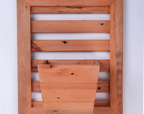 Jardim Vertical Retangular com Vaso Cônico