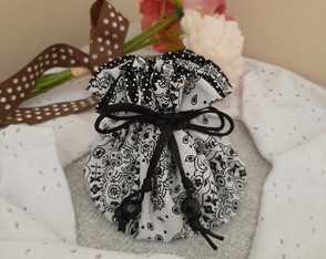 Porta Jóias com Porta Anéis Preto e Branco