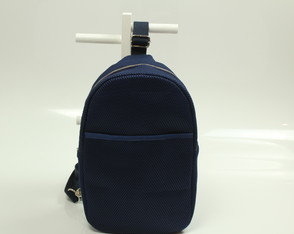 Mochila Feminina com Alça Transpassada Azul Marinho