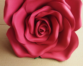 Rosa Vermelha em Eva 35cm