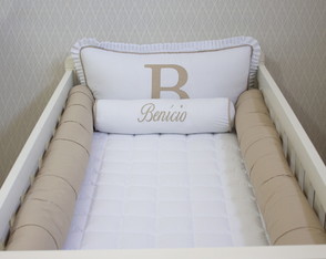 Kit Berço Personalizado 08 Peças Branco com Cáqui