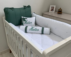 Kit de Berço Personalizado 09 Peças Branco com Verde Musgo