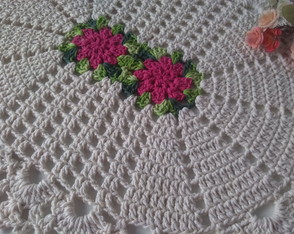 2 Tapete Croche Oval Duas Flores 50x65 cm