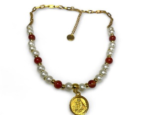 Colar Cornalina com Pérolas e Pingente de Santo Antônio