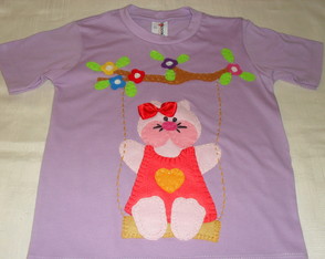 Camiseta Infantil - Gatinha no balanço