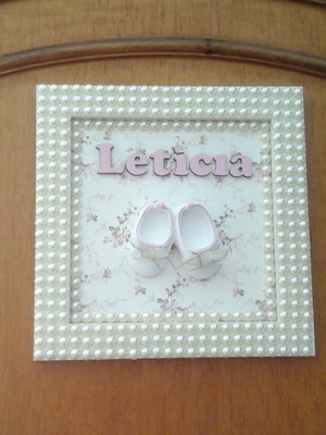 Quadro porta maternidade bebê menina