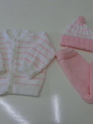 Conjunto listrado calça, casaco e touca
