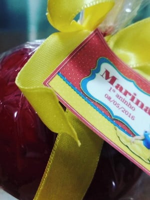 Maçã do amor personalizada