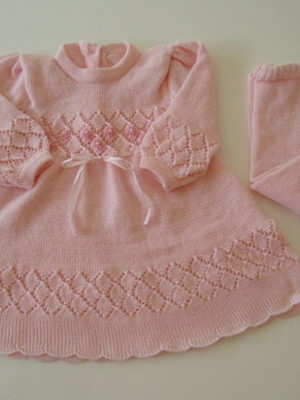 Vestido com meia calça bordado