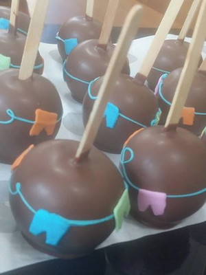 Maçã de chocolate festa junina