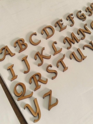 Kit com 20 letras cursivas em mdf recortado a sua escolha
