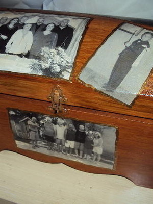 Baú envelhecido com fotos
