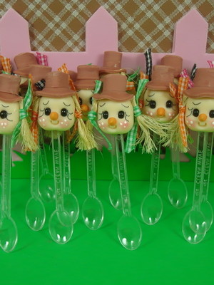 Colherzinhas espantalho em biscuit