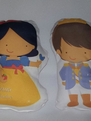 Almofada com formato branca de neve cute