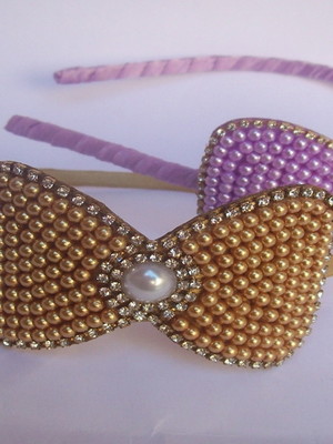 Tiara laço e pérolas 1.11
