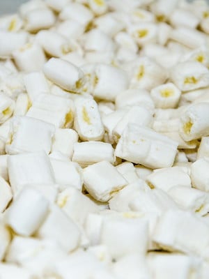 Balas de coco recheadas - doces finos