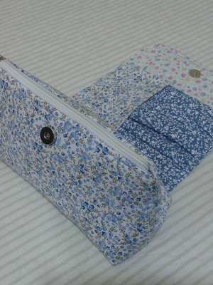 Necessaire com aba porta pincéis