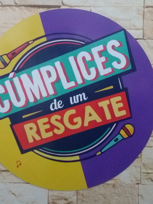 Placa em pvc cúmplices de um resgate