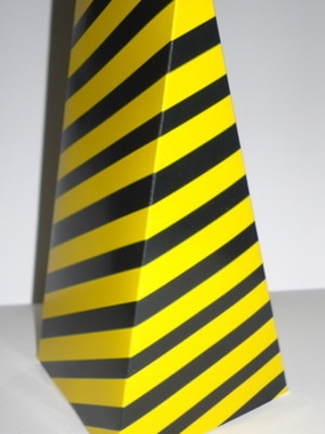Cone triangular estampado sinal construção