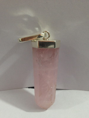 Pingente ponta cristal rosa na prata