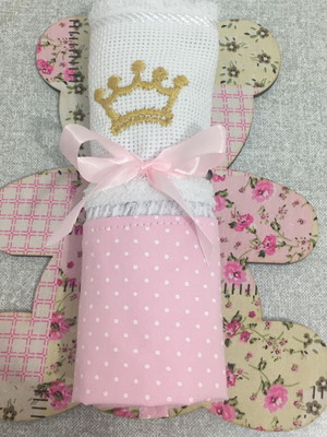 Plaquinha de urso com toalhinha de mao