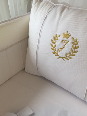 Kit berço branco com dourado
