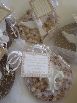 Brinde corporativo/divino e flor de liz