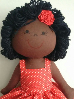 Boneca de pano negra