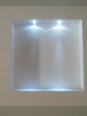 Nicho com led e moldura frisada