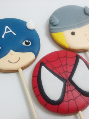 Biscoito decorado heróis/vingadores