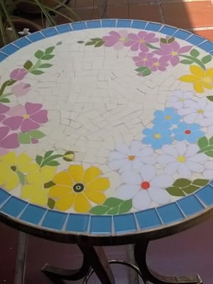 Mesa em mosaico