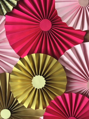 Painel rosetas fioratas dourado e rosa 9