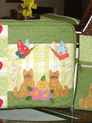 Capa para notebook gatinhos no jardim