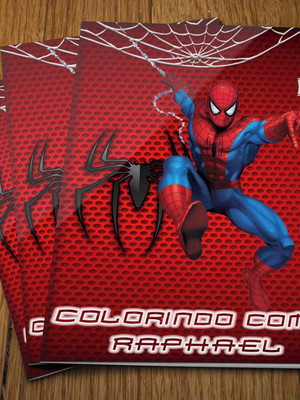 Revista de colorir com giz homem aranha