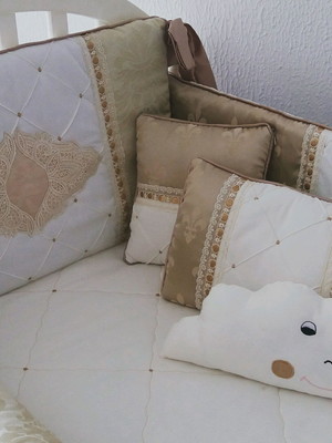 Kit berço flor de lis off white dourado