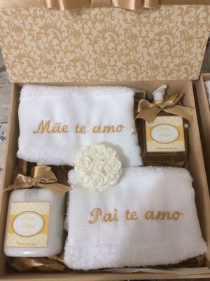 Casamento pai mãe lembrança personalizada com toalhas