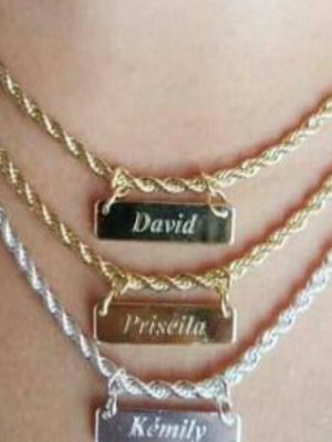 Colar plaquinha com nome