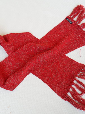 Cachecol vermelho com lurex prata