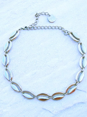 Choker búzios metal