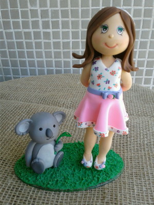 Menina com coala