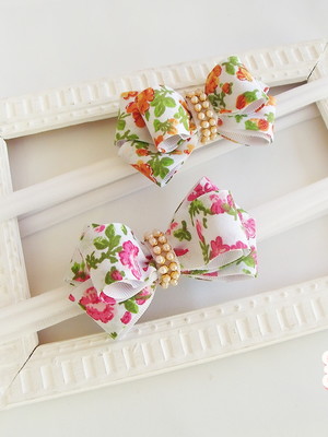 Faixa de meia e laço floral