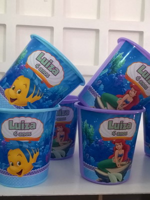 Balde pequena sereia e linguado