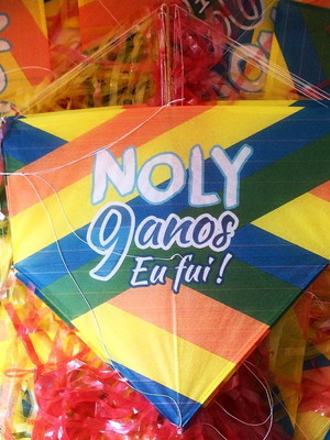 Lembrancinha pipa personalizada com nome noly 9 anos eu fui